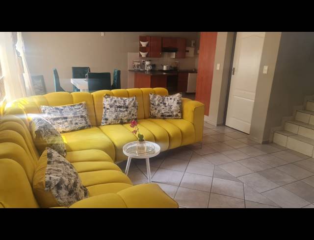3 BEDROOM TOWNHOUSE FOR SALE IN WATERVAL EAST